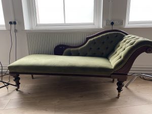 Props-chaise-lounge-vintage